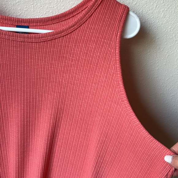 Old Navy ribbed tank top - Picture 3 of 3